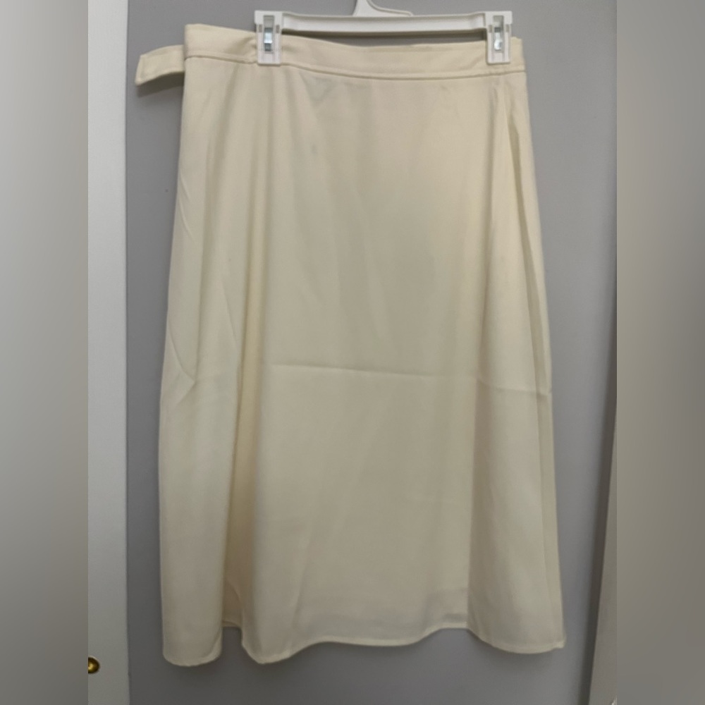 Max Studio Cream Tie-Waist Wrap Skirt. Size 10.NWT - Picture 2 of 9